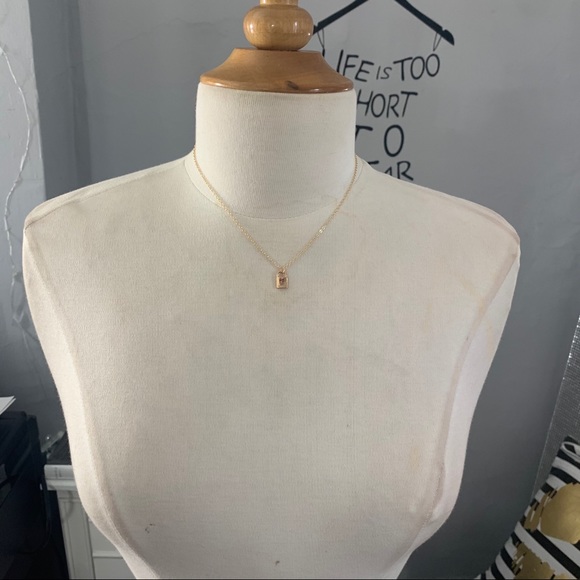 Lock necklace 🔒 - Picture 2 of 5